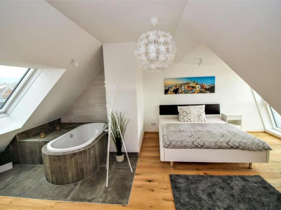 Luxury 2-Floor Rooftop Apartment With Terrace In The City Center Vienne Extérieur photo